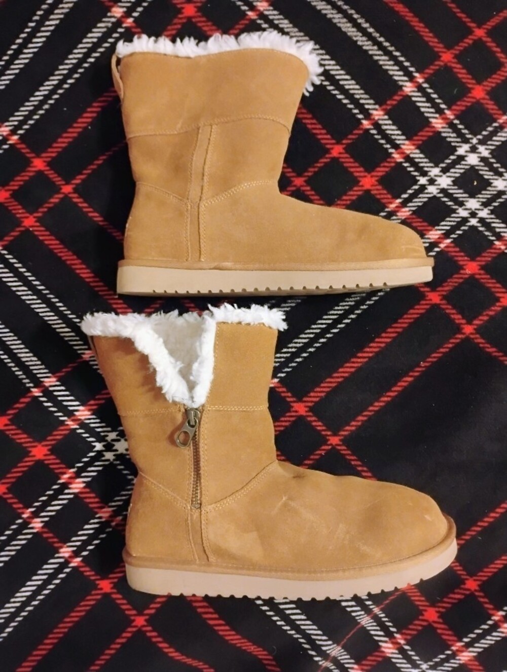Women's Brand New Tan Suede Ugg Kookaburra Fur Lined Boots U.S. Size 8
